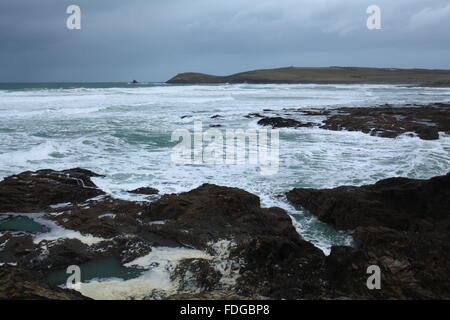 Windiger Tag in Constantine Bay, North Cornwall, England, UK Stockfoto