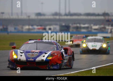 Daytona Raceway, Daytona Beach, Florida, USA. 31. Januar 2016. Rolex 24 Stunden Daytona Meisterschaften. #72 SMP RACING (RUS) FERRARI 488 GTE GTLM ANDREA BERTOLINI (ITA) JAMES CALADO (GBR) GIANMARIA BRUNI (ITA) VIKTOR SHAYTAR (RUS) Credit: Action Plus Sport/Alamy Live News Stockfoto