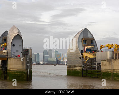 London Canary wharf Fluss Themse O2 Arena Kuppel aus der Thames Barrier in Woolwich Stockfoto