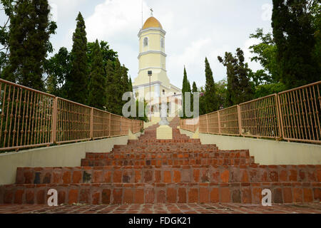 Treppen, die zu der Basílica Menor De La Virgen de Monserrate führt. Hormigueros, Puerto Rico. Karibik-Insel. US-Territorium. Stockfoto