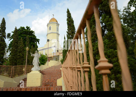 Treppen, die zu der Basílica Menor De La Virgen de Monserrate führt. Hormigueros, Puerto Rico. Karibik-Insel. US-Territorium. Stockfoto