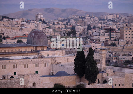 Blick auf El-Aksa-Moschee an der südlichen Wand des Haram al-Sharif mit Ras al Amud palästinensischen Viertel in Ost-Jerusalem Israel Stockfoto