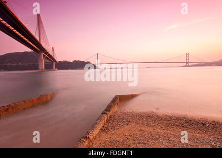 Hong Kong Brücken bei Sonnenuntergang Stockfoto