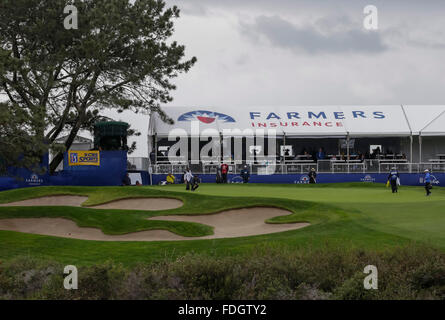 San Diego, Kalifornien, USA. 31. Januar 2016. Das 16. Grün der Südkurs während einer regnerischen Endrunde der Landwirte Insurance Open in Torrey Pines Golf Course in San Diego, Kalifornien. Justin Cooper/CSM/Alamy Live-Nachrichten Stockfoto