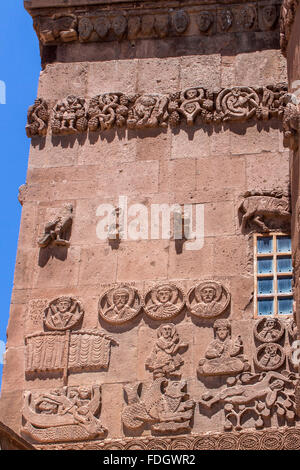 Reliefs von Jona und der Wal vom alten Testament in Akhtamar Kloster in der Van-See, Türkei. Stockfoto