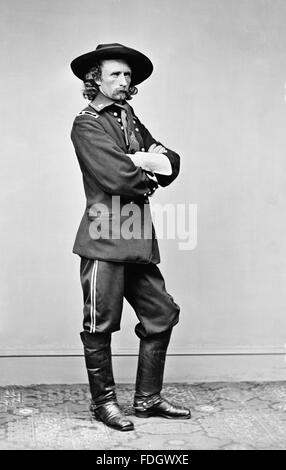 George Armstrong Custer. Portrait von General George Custer (1839-1876), ein Offizier der United States Army und Kavallerie Kommandant in Amerikanischer Bürgerkrieg und die American Indian Wars. Foto Mai 1865 Stockfoto