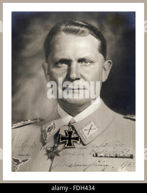 GÖRING formell signiertes Porträt 1945 von Reichsmarschall Hermann Wilhelm Goring Uniform mit der Eisernen Kreuz-Medaille und blauem Max le Merite Stockfoto