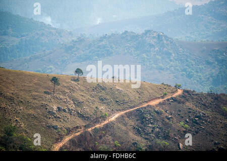 Bergen und Feldern im Mlilwane Wildlife Sanctuary in Swasiland, Afrika. Stockfoto