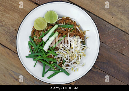 Gebratene Nudeln mit Schweinefleisch oder Padmee Korat rühren Stockfoto