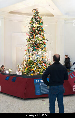 Origami-Baum am American Museum of Natural History in New York Stockfoto