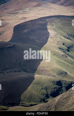 Luftaufnahme von grünen Hügeln und Bergen in Lesotho, Afrika Stockfoto