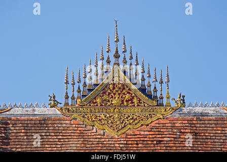 Die dekorierten Dach der Königspalast in Luang Prabang, Laos Stockfoto