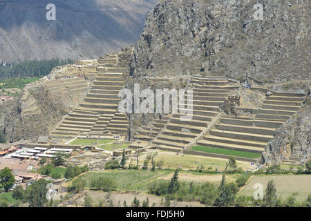 Peru, Ollantaytambo, Pinkulluna Inka Ruinen im Heiligen Tal in Peru. Stockfoto