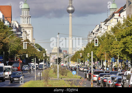 Berlin, Deutschland, beschäftigt Karl-Marx-Allee in Berlin-Friedrichshain Stockfoto