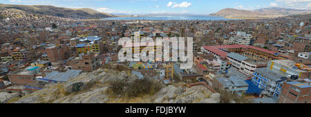 Puno, Peru. Das Hotel liegt am Ufer des Titicaca Puno. Es ist die Hauptstadt der Puno Region. Stockfoto