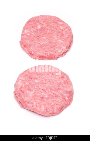 Rohe Krokodil-Fleisch-Burger isoliert auf einem weißen Studio-Hintergrund. Stockfoto