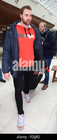 Deutschlands Andreas Wolff verlässt das Team Hotel nach EHF Herren Handball Weltmeisterschaft 2016 in Krakau, Polen, 01. Februar 2016. Foto: Jens Wolf/dpa Stockfoto