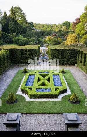 Das Mosaik Parterre im Biddulph Grange Garden, Staffordshire. Der Garten war in der Mitte des neunzehnten Jahrhunderts von James Bateman entworfen, um seine umfangreiche Pflanzensammlung anzeigen. Stockfoto