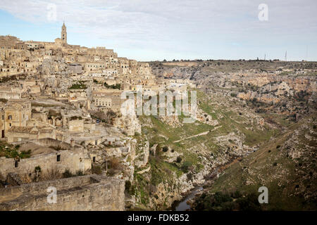 Blick über die Stadt und Torrente Gravina, Matera, Basilikata, Italien Stockfoto