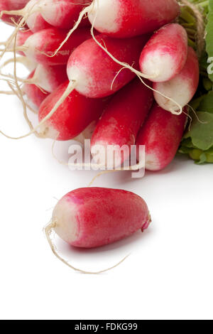 Frische rote ovale Rettich auf weißem Hintergrund Stockfoto