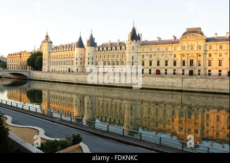 Frankreich Paris - 15.08.2013 - leer / Ile-de-France (Region) / Paris - La Conciergerie, ehemaliger Palast der Justiz und Strafvollzug. Stockfoto