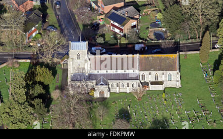 Luftaufnahme von St. Andrews Church in Chinnor, Oxfordshire, Vereinigtes Königreich Stockfoto