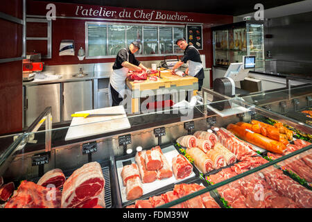 Der Fleischtheke in einem Einkaufszentrum (Frankreich). Stockfoto