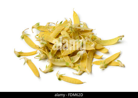 Haufen von frischen gelben Erbsen auf weißem Hintergrund Stockfoto