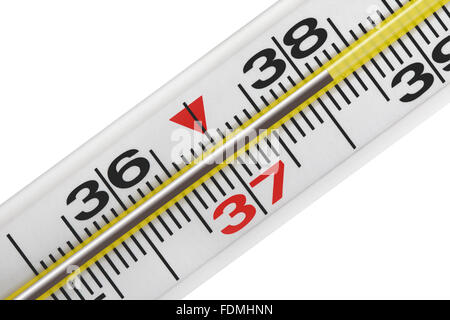 Nahaufnahme von einem Fieberthermometer auf dem weißen Hintergrund isoliert. Stockfoto