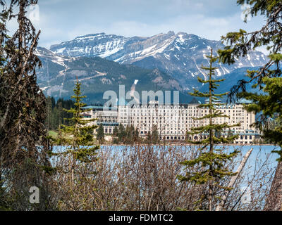 Schließen Sie die Ansicht des Chateau Lake Louise Hotel in Banff, Alberta, Kanada Stockfoto