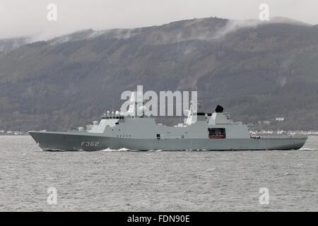 KDM Peter Willemoes (F362), eine Fregatte der Iver Huitfeldt-Klasse mit der dänischen Marine, Köpfe für den Start des Joint Warrior 14-2. Stockfoto