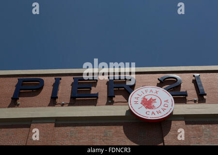 Das kanadische Museum of Immigration am Pier 21 in Halifax, Kanada. Das Museum erzählt die Geschichte der Einwanderung über Halifax. Stockfoto