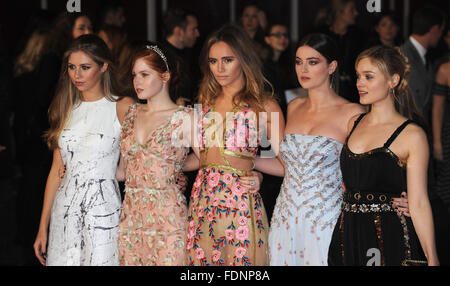 London, UK. 1. Februar 2016. Hermione Corfield, Ellie Bamber, Suki Waterhouse, Millie Brady und Bella Heathcote besuchen die Europäische Premiere von "Stolz und Vorurteil und Zombies" VUE Kino Leciester Square. Bildnachweis: Ferdaus Shamim/ZUMA Draht/Alamy Live-Nachrichten Stockfoto