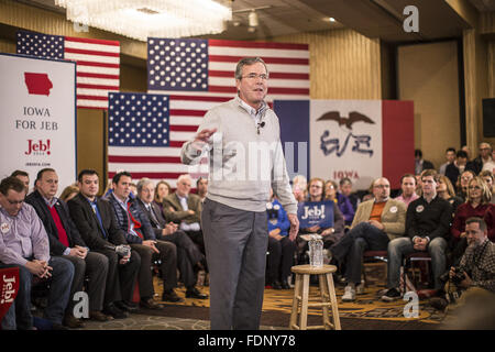 Des Moines, Iowa, USA. 1. Februar 2016. GOP Präsidentschaftskandidaten JEB BUSH hält ein Rathaus und Rallye. Bildnachweis: Bill Putnam/ZUMA Draht/Alamy Live-Nachrichten Stockfoto