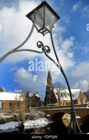 Morpeth und Fluß Wansbeck im Schnee Stockfoto