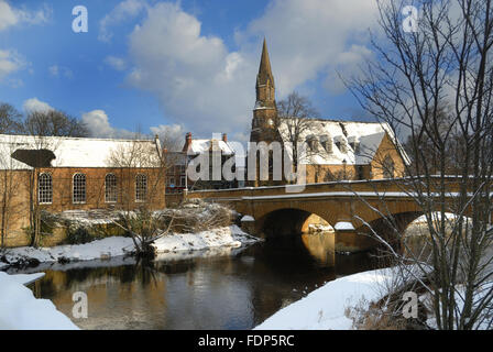 Morpeth und Fluß Wansbeck im Schnee Stockfoto