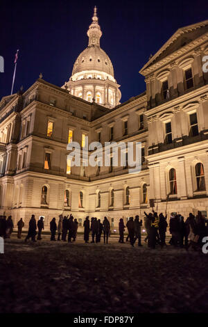 Lansing, Michigan - Demonstranten fordern Michigan Gouverneur über Flint Wasserkrise zurücktreten. Stockfoto