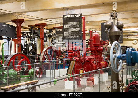 Maschinen auf dem Display an Bradford Industrial Museum, Bradford, West Yorkshire, Großbritannien Stockfoto