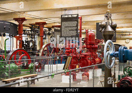 Maschinen auf dem Display an Bradford Industrial Museum, Bradford, West Yorkshire, Großbritannien Stockfoto