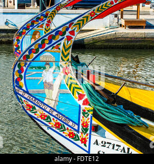 Bunten handgemalten Bug von einer Gondel wie Moliceiro, Aveiro, Beira, Portugal Stockfoto