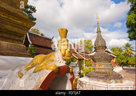 Im Inneren des Komplexes an Wat Xieng Thong in Luang Prabang, Laos Stockfoto