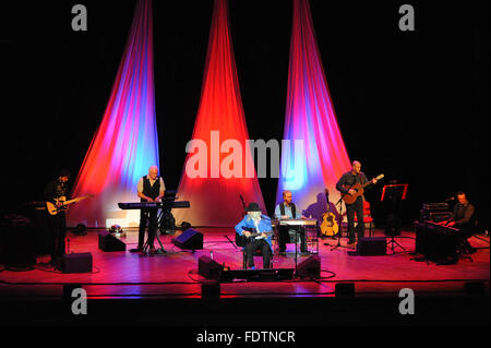 Charlie Landsborough führt auf der Music Hall in Aberdeen, Scotland am 2. November 2011. Stockfoto