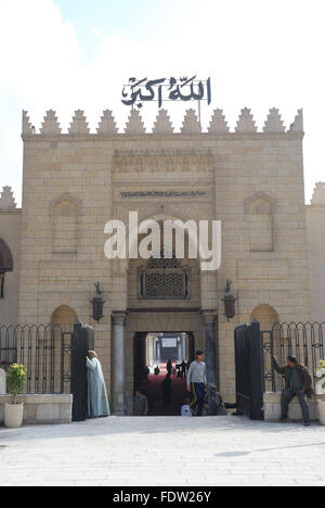 Eingang der ersten Moschee Afrikas - die Moschee von Amr ibn al Aas in Kairo, Ägypten. Stockfoto