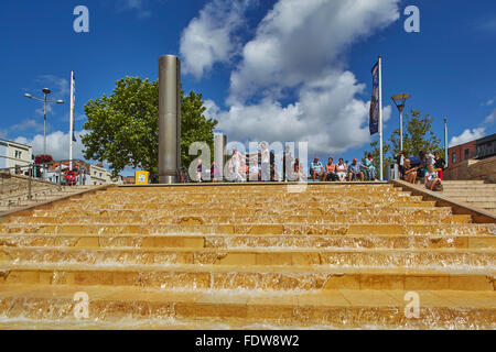 Ein Brunnen neben den Docks im Zentrum Stadt, Bristol, Großbritannien. Stockfoto