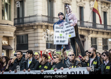 Barcelona, Katalonien, Spanien. 2. Februar 2016. Streikende U-Bahn Parolen schreien wie sie marschieren Trog Barcelona protestieren Arbeitsmarktreformen Credit: Matthias Oesterle/ZUMA Draht/Alamy Live News Stockfoto