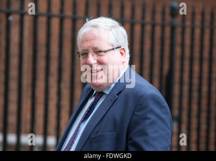 Patrick McLoughlin, Staatssekretär für Transport, kommt in der Downing Street für eine Kabinettssitzung Stockfoto