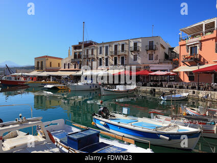 Kreta, Port Rethymno, Boote im venezianischen Hafen Stockfoto