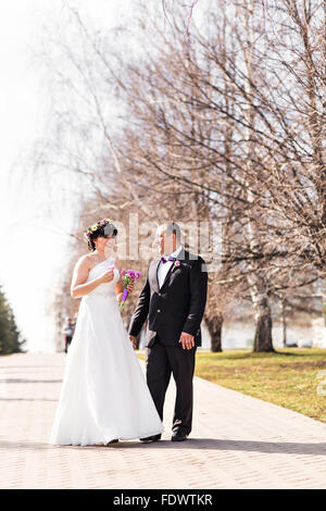 Hochzeitsthema, halten Hände Brautpaar Stockfoto