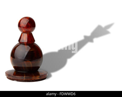 Schach-Bauer mit des Königs Schatten isoliert auf weißem Hintergrund, Clipping-Pfad enthalten. Stockfoto