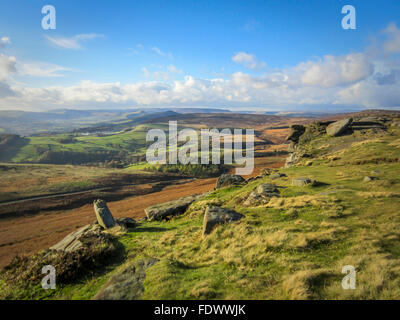 An der Spitze der Stanage Edge im Peak District im Herbst Stockfoto